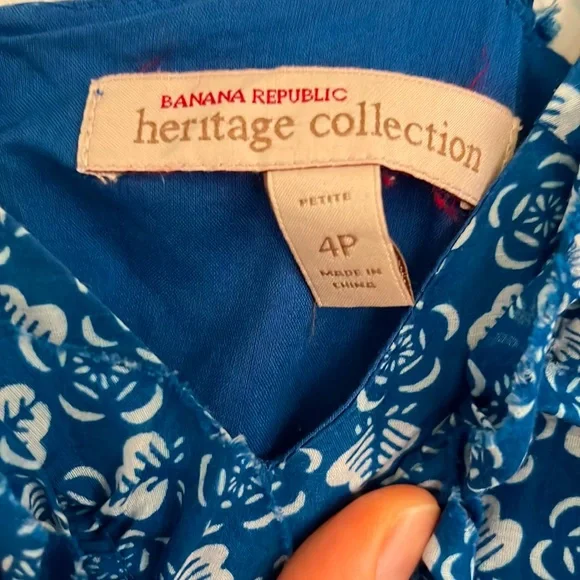 Banana republic heritage collection cocktail tea dress. Size 4P. Blue and white. - Picture 5 of 5